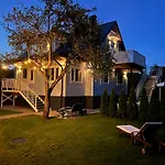 Leete Residence- 3br Family Friendly With Huge Garden&free Parking Таллінн