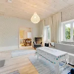 Leete Residence- 3br Family Friendly With Huge Garden&free Parking شقة
