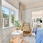 Апартаменти Leete Residence- 3br Family Friendly With Huge Garden&free Parking
