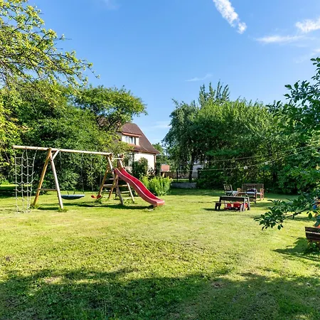 Apartment New 3br Family Friendly House With Huge Garden&free Parking *