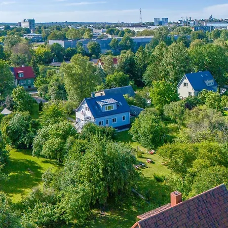 New 3br Family Friendly House With Huge Garden&free Parking