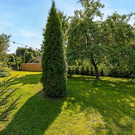 Apartment New 3br Family Friendly House With Huge Garden&free Parking