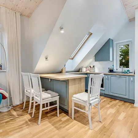 New 3br Family Friendly House With Huge Garden&free Parking Apartment