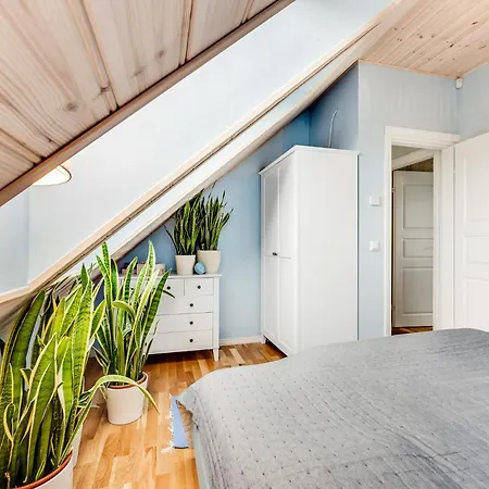 New 3br Family Friendly House With Huge Garden&free Parking Apartment