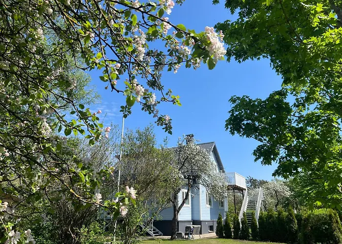 Апартаменты Leete Residence- 3br Family Friendly With Huge Garden&free Parking Таллин