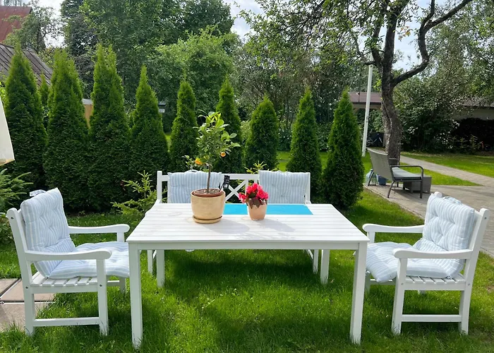 Leete Residence- 3br Family Friendly With Huge Garden&free Parking Таллин