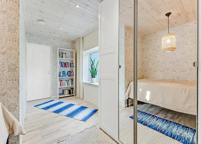 Leete Residence- 3br Family Friendly With Huge Garden&free Parking Apartment