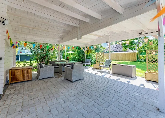 Апартаменты Leete Residence- 3br Family Friendly With Huge Garden&free Parking