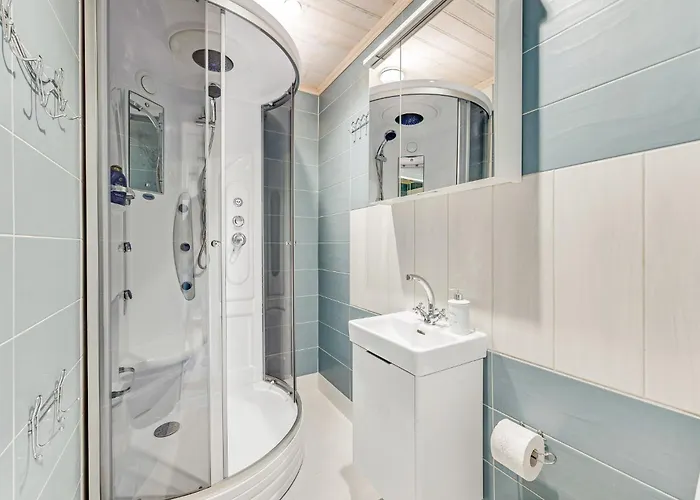 Апартаменты Leete Residence- 3br Family Friendly With Huge Garden&free Parking Таллин