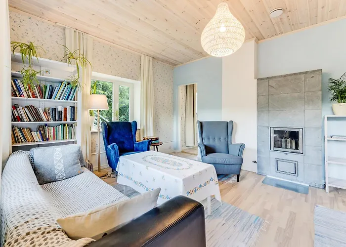 Leete Residence- 3br Family Friendly With Huge Garden&free Parking Таллин