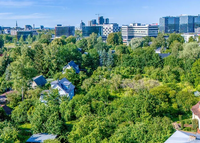 Апартаменты Leete Residence- 3br Family Friendly With Huge Garden&free Parking Таллин