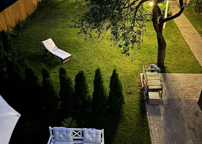 Leete Residence- 3br Family Friendly With Huge Garden&free Parking Apartment